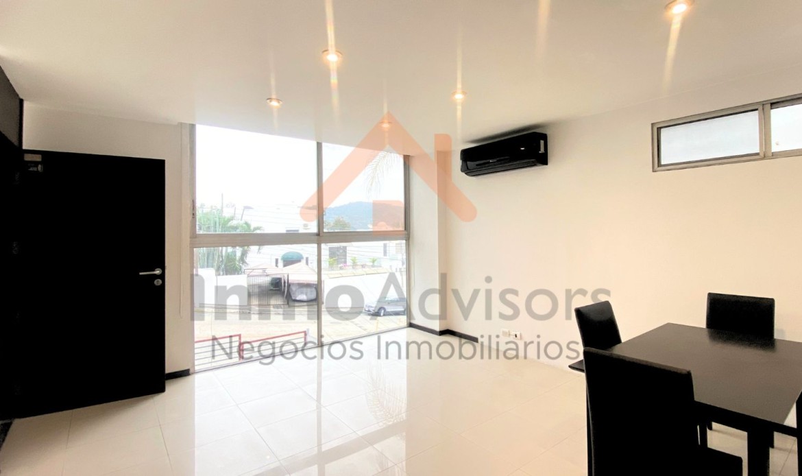 DEPARTAMENTO EN LAS CUMBRES, PRIMER PISO